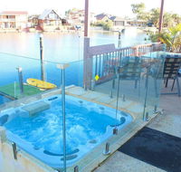 Waterside Resort Style - Grafton Accommodation