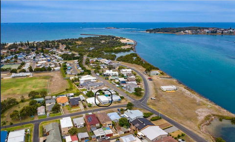Waterside Retreat - Grafton Accommodation 3