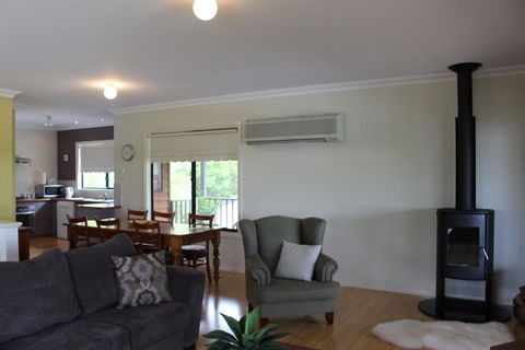 Waterside View - Grafton Accommodation 1