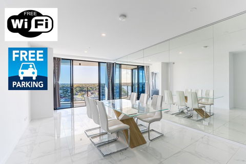Waterview 3BR Modern Apartment Near Harbour Town - Waterpoint - Grafton Accommodation 0