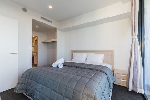 Waterview 3BR Modern Apartment Near Harbour Town - Waterpoint - Grafton Accommodation 1