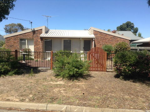 Wattle Hill Cottage - Grafton Accommodation 0