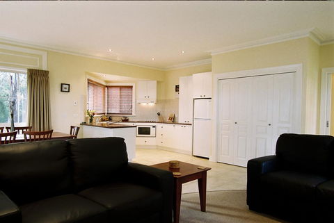 Waverley House Cottages - Grafton Accommodation 2