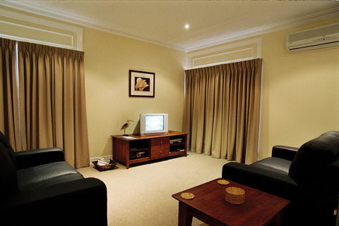 Waverley House Cottages - Grafton Accommodation 1