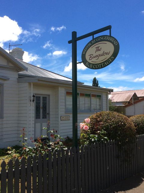 Westbury Gingerbread Cottages - Grafton Accommodation 1