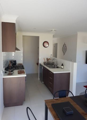 White Caps B - New Styles & Spacious Home - Grafton Accommodation 2