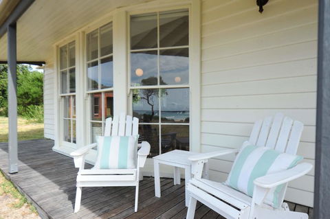 White Shell Cottage - Grafton Accommodation 0