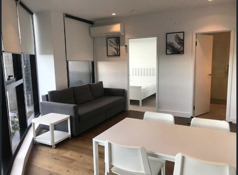 Whitehorse Tower - Grafton Accommodation 2