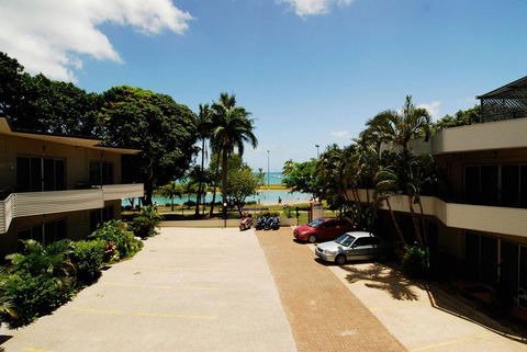 Whitsunday On The Beach - Grafton Accommodation 3