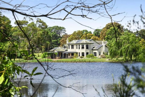 Woodman Estate - Grafton Accommodation 0