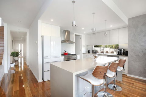 Xus Residence - Grafton Accommodation 3
