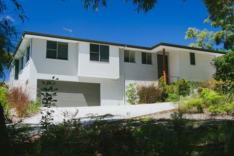 YARINGA - Retreat Style Accomodation With Swimming Pool - Grafton Accommodation 1