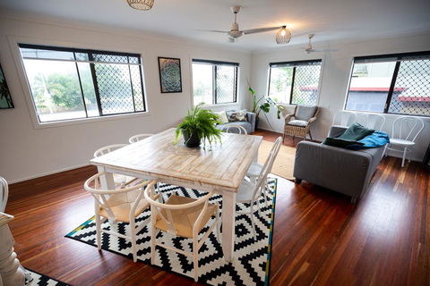 Yeppoon Beachhouse - Grafton Accommodation 2