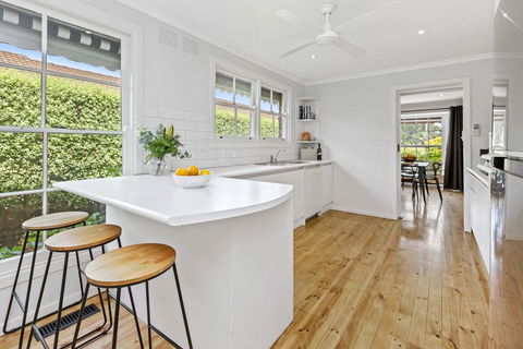 YIN-YANG - MOUNT ELIZA - Grafton Accommodation 2