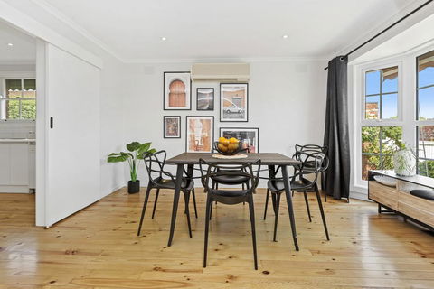 YIN-YANG - MOUNT ELIZA - Grafton Accommodation 0