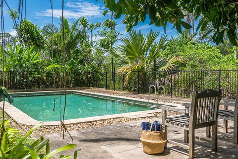 Your Luxury Escape - Cedar View - Grafton Accommodation 3