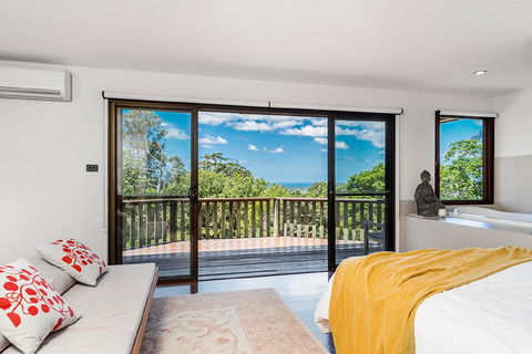 Your Luxury Escape - Cedar View - Grafton Accommodation 2