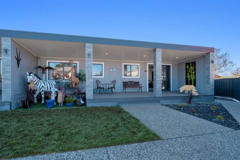 Zoo Villas: Villa Giraffe - Central Wynyard - Grafton Accommodation 2