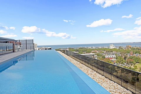 Heart Of St Kilda  Infinity Pool+Parking+WIFI - Grafton Accommodation 0