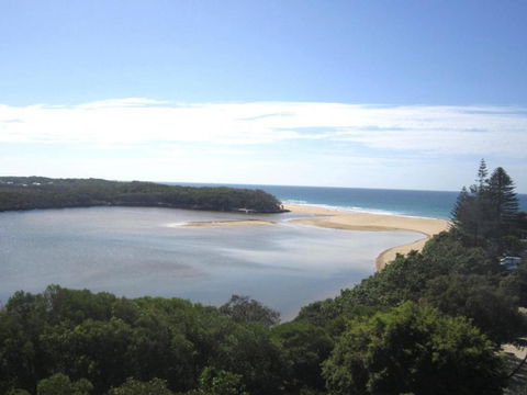 Breathtaking Views Over Currimundi Lake! - Grafton Accommodation 0