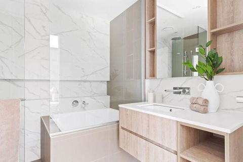 A 2BR Apt With Stunning City Views FREE Parking - Grafton Accommodation 4
