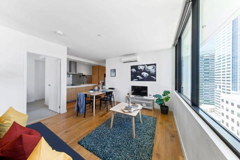 A Chic 2BR Apt City Views Near Southern Cross - Grafton Accommodation 1