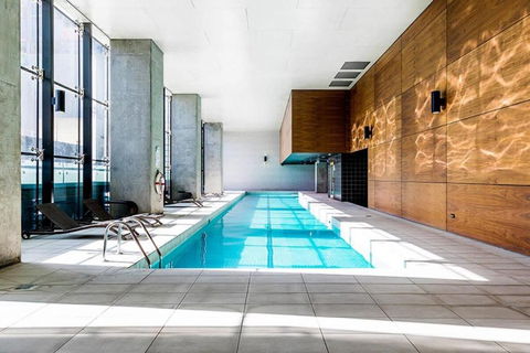 A Chic 2BR Apt City Views Near Southern Cross - Grafton Accommodation 2