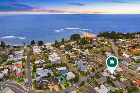 A Chic Coastal Hideaway At Toowoon Bay Beach - Grafton Accommodation 3