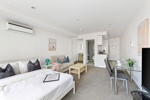 A Chic Studio Only A 4-min Walk To Victoria Market - Grafton Accommodation 1