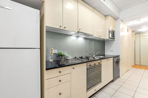 A Chic Studio Right Next To Darling Harbour - Grafton Accommodation 4
