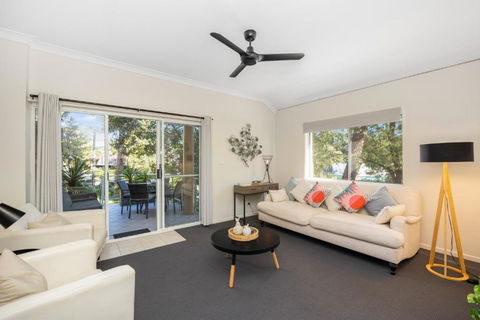A Little Jewel By The Sea - Grafton Accommodation 0