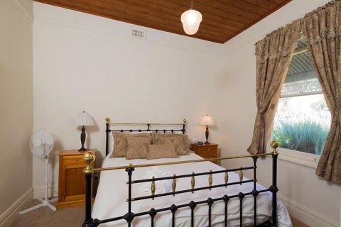 Abaleen House - Grafton Accommodation 1