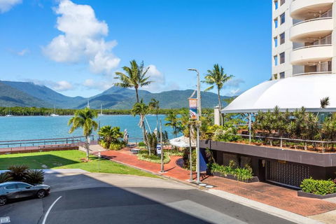 Absolute Waterfront - Enjoy Exceptional Lifestyle - Grafton Accommodation 3