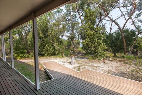 Acacia Lakehouse - Grafton Accommodation 3