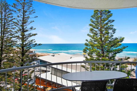 Acapulco Luxury 2 Bedroom Apartment - CoastHM - Grafton Accommodation 3