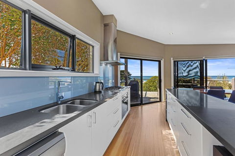 Achilles - Grafton Accommodation 2