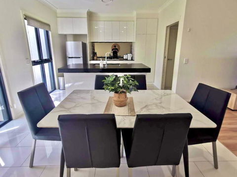 Adorable 3 Br Townhouse With Wifi & Parking - Grafton Accommodation 2