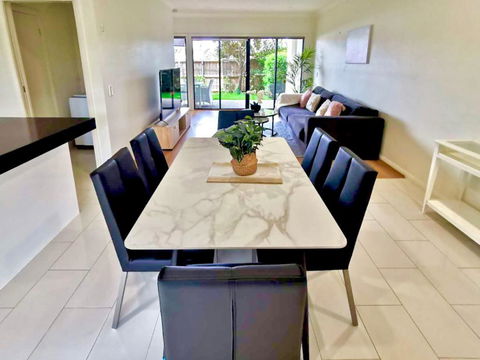 Adorable 3 Br Townhouse With Wifi & Parking - Grafton Accommodation 3