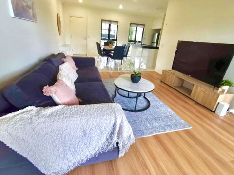 Adorable 3 Br Townhouse With Wifi & Parking - Grafton Accommodation 1