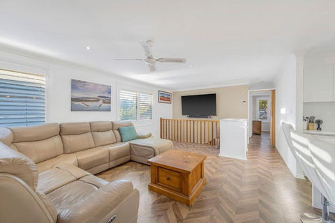 Absolute Waterfront - Grafton Accommodation 2