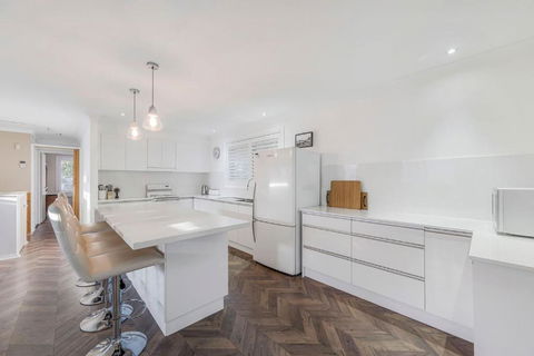 Absolute Waterfront - Grafton Accommodation 4