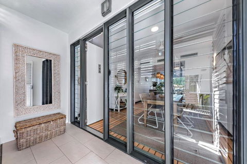 Airlie Breezes At The Boathouse - Grafton Accommodation 3