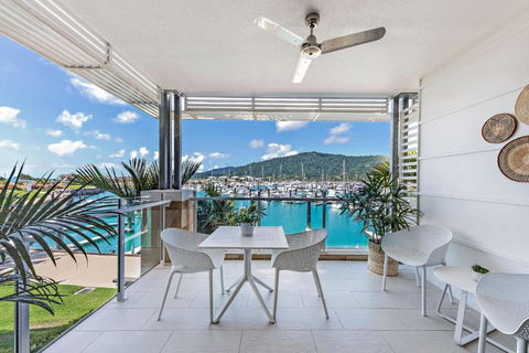 Airlie Breezes At The Boathouse - Grafton Accommodation 0