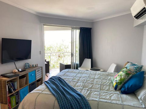 Alex Heads Beachfront Resort King Bed Studio Room - Grafton Accommodation 4