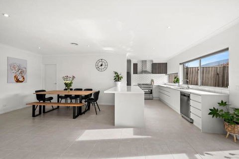 All Day Sunshine And Relaxation -Pet Friendly - Grafton Accommodation 4