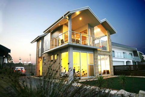 Aloha Beachfront Port Fairy - Grafton Accommodation 0