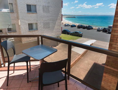 Aloha Beachside - Grafton Accommodation 1