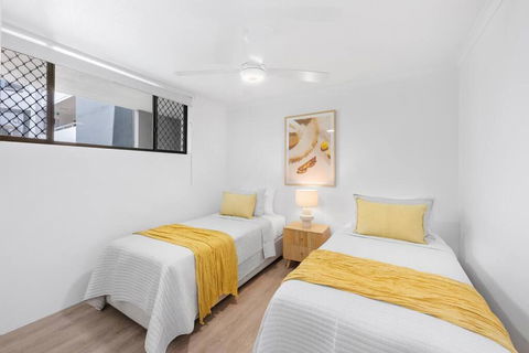 Amazing Beach View And Perfect Location Kirra - Grafton Accommodation 2