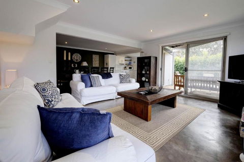 Anglers Cove - Grafton Accommodation 1