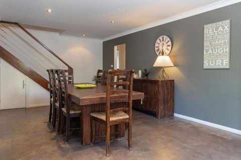 Anglers Cove - Grafton Accommodation 3